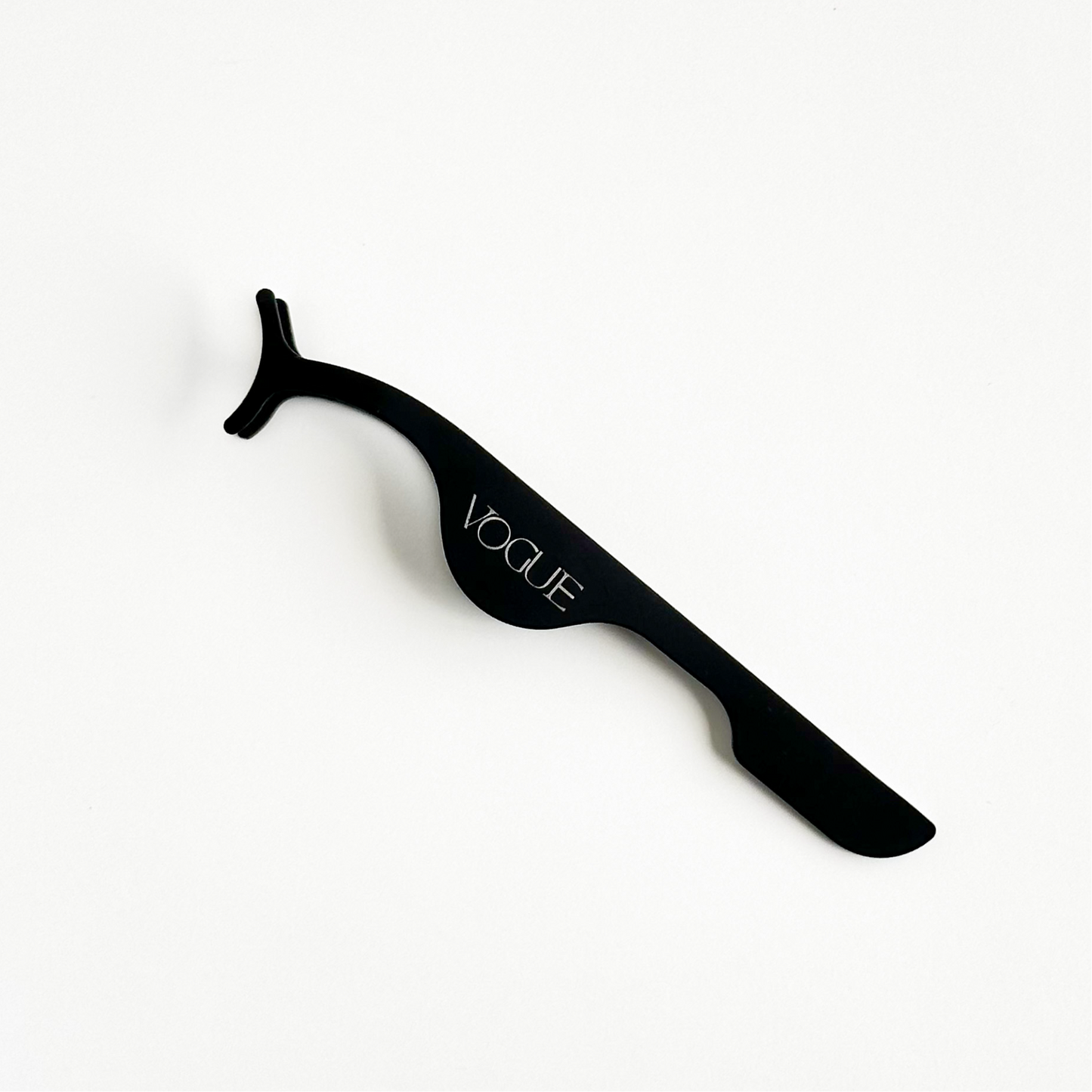 Eyelash applicator