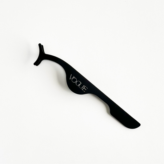 Eyelash applicator